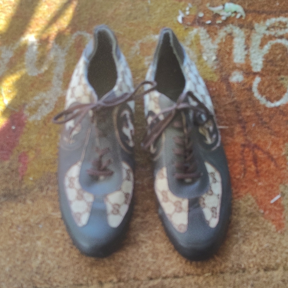 Gucci Chocolate Brown and Tan Lace-Up Shoes
